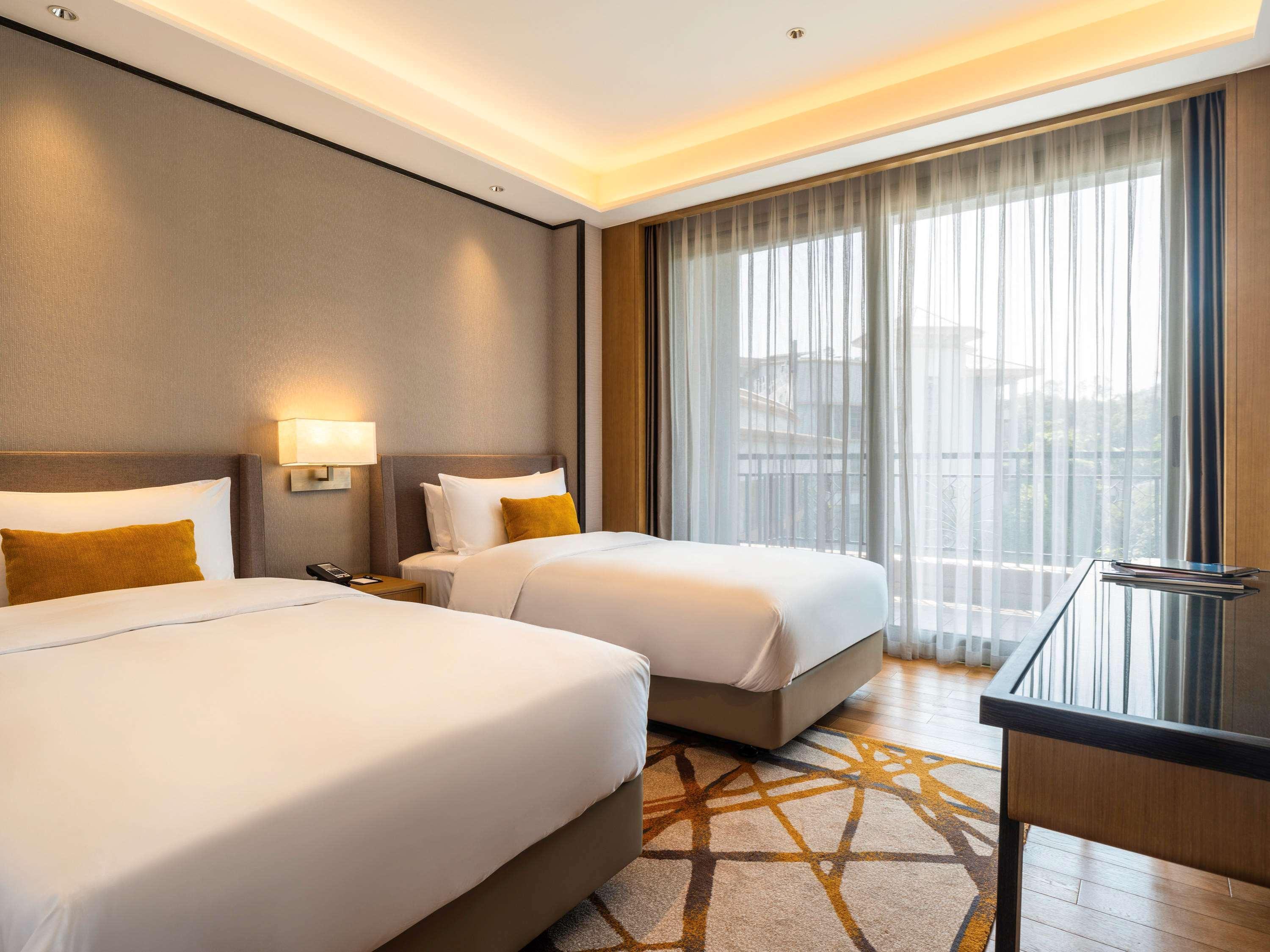 Pullman Hotel And Pullman Living Dongguan Forum Екстериор снимка