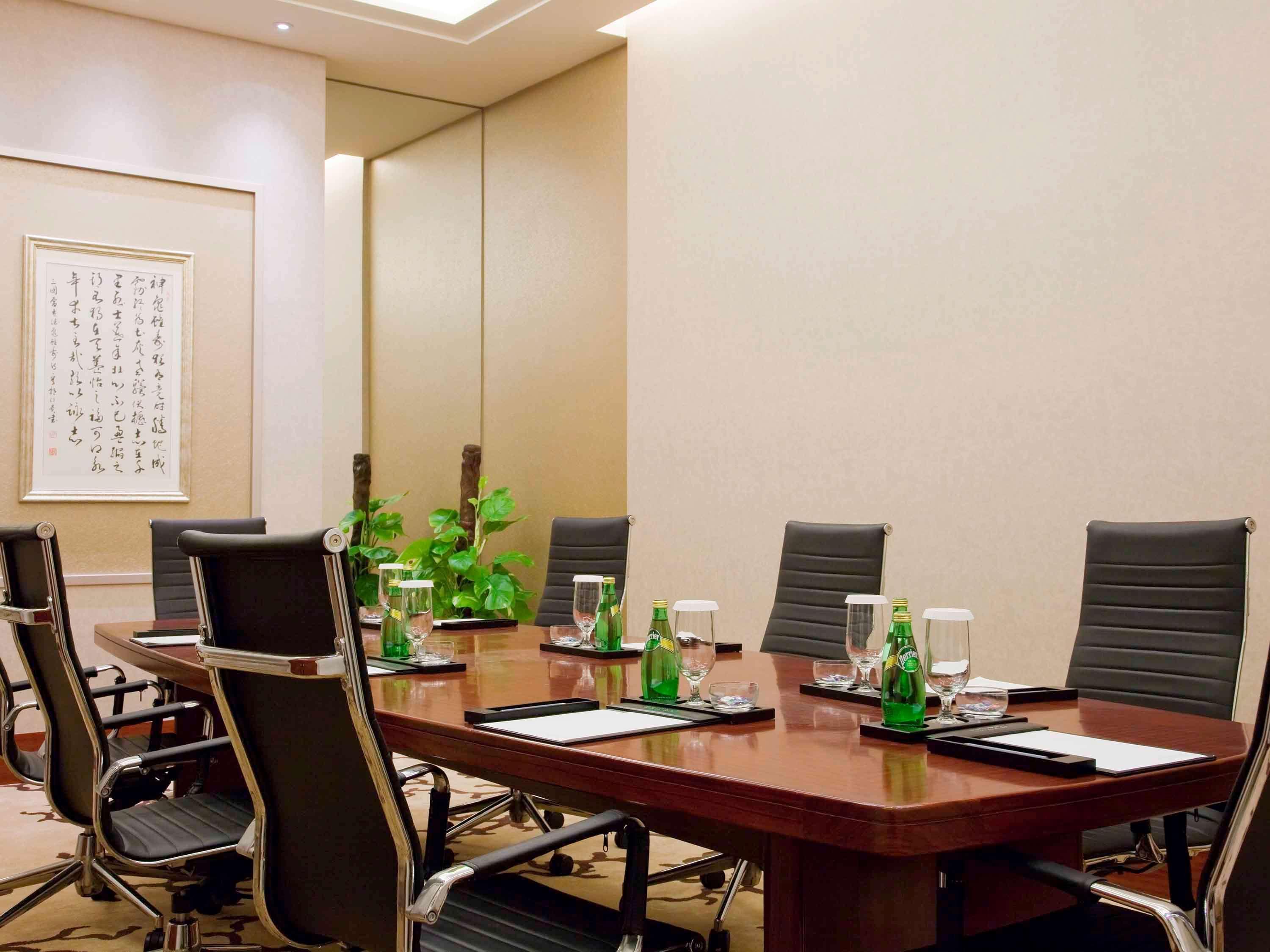 Pullman Hotel And Pullman Living Dongguan Forum Екстериор снимка